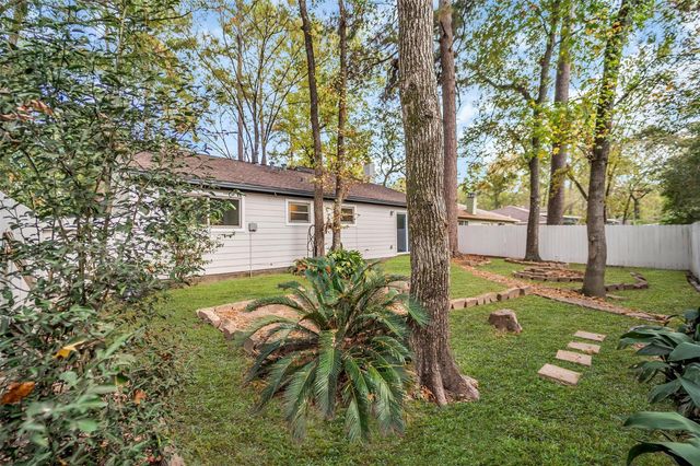 35 E Bigelow Oak Court Court, The Woodlands, TX 77381