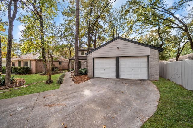 35 E Bigelow Oak Court Court, The Woodlands, TX 77381