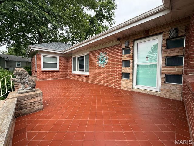 9537 Herpel Lane, Green Park, MO 63123