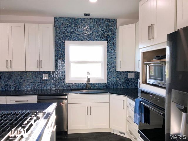 9537 Herpel Lane, Green Park, MO 63123