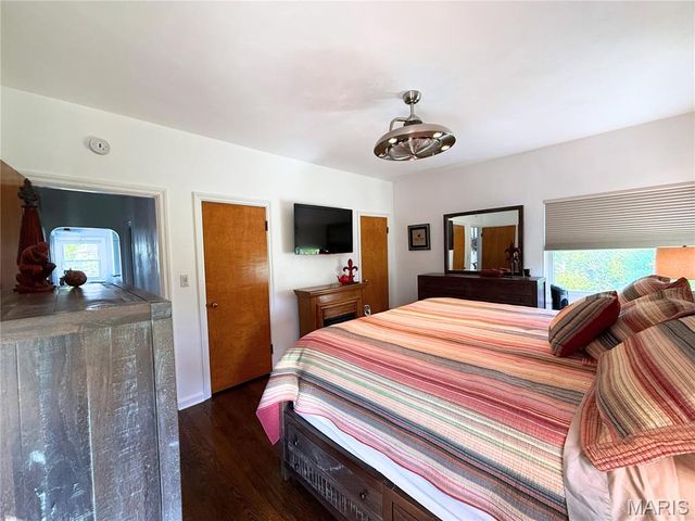 9537 Herpel Lane, Green Park, MO 63123