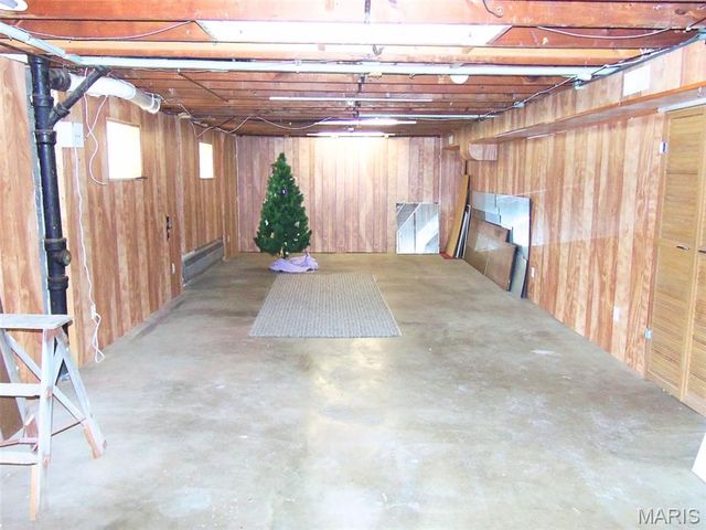 9537 Herpel Lane, Green Park, MO 63123