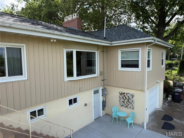 9537 Herpel Lane, Green Park, MO 63123