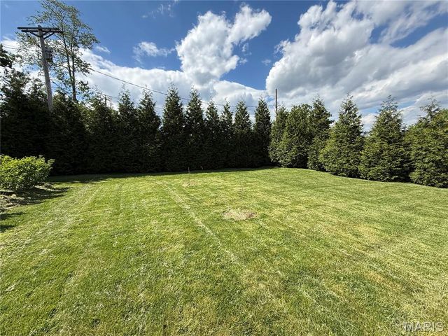 9537 Herpel Lane, Green Park, MO 63123