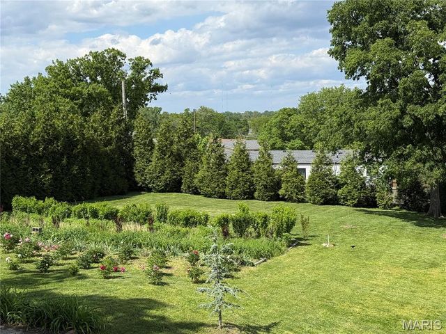 9537 Herpel Lane, Green Park, MO 63123