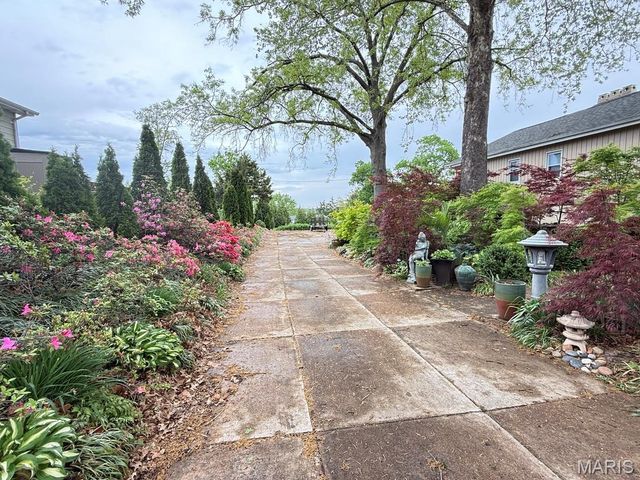 9537 Herpel Lane, Green Park, MO 63123