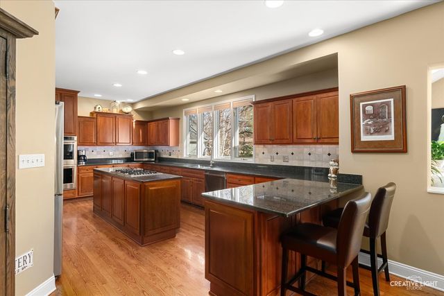 982 Jennifer Court, Sugar Grove, IL 60554