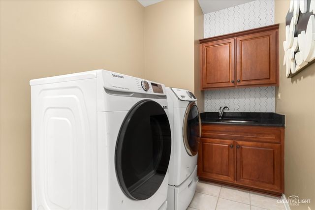 982 Jennifer Court, Sugar Grove, IL 60554