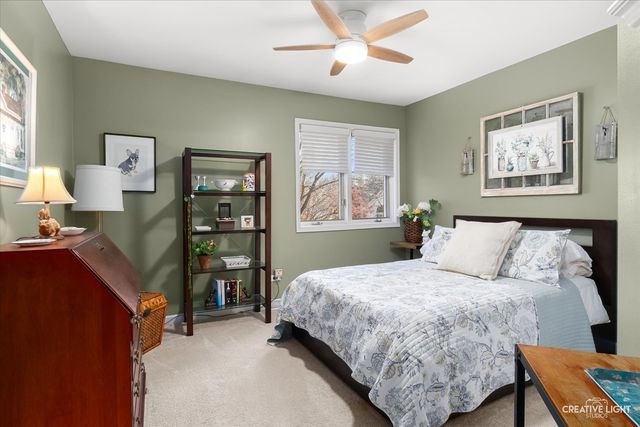 982 Jennifer Court, Sugar Grove, IL 60554