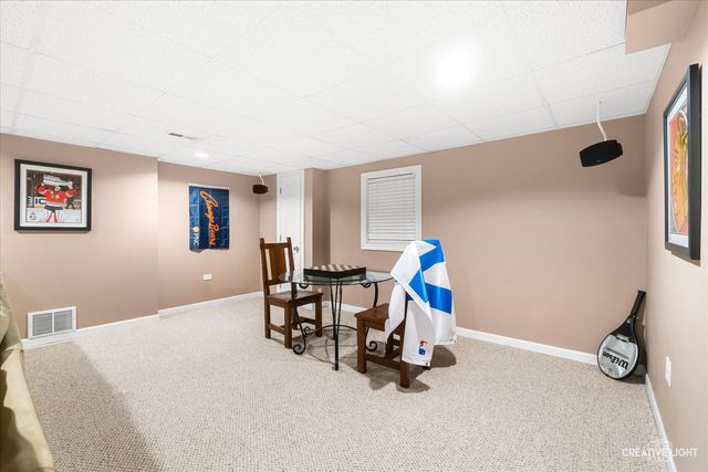 982 Jennifer Court, Sugar Grove, IL 60554