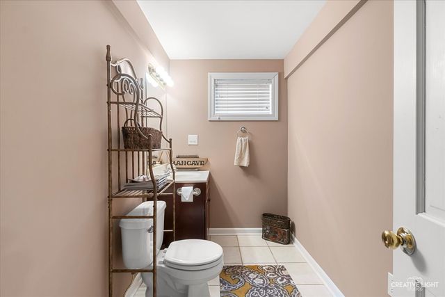 982 Jennifer Court, Sugar Grove, IL 60554