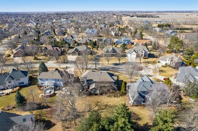 982 Jennifer Court, Sugar Grove, IL 60554