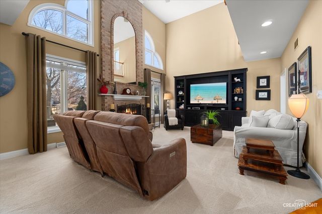 982 Jennifer Court, Sugar Grove, IL 60554