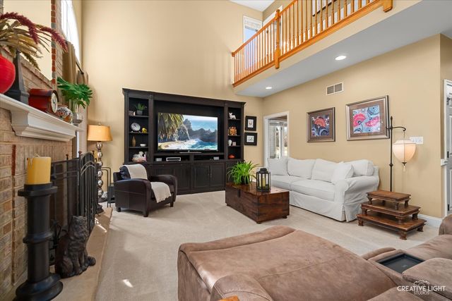 982 Jennifer Court, Sugar Grove, IL 60554