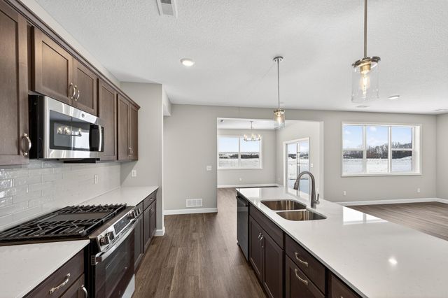 1419 Victory Lane NE, Isanti, MN 55040