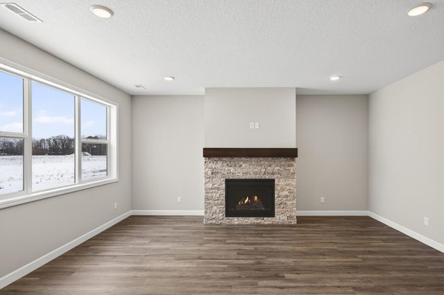 1419 Victory Lane NE, Isanti, MN 55040