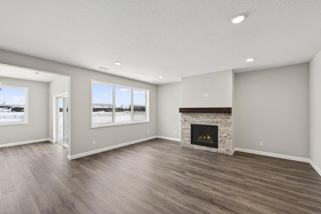 1419 Victory Lane NE, Isanti, MN 55040