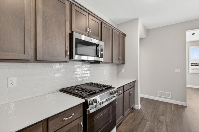 1419 Victory Lane NE, Isanti, MN 55040