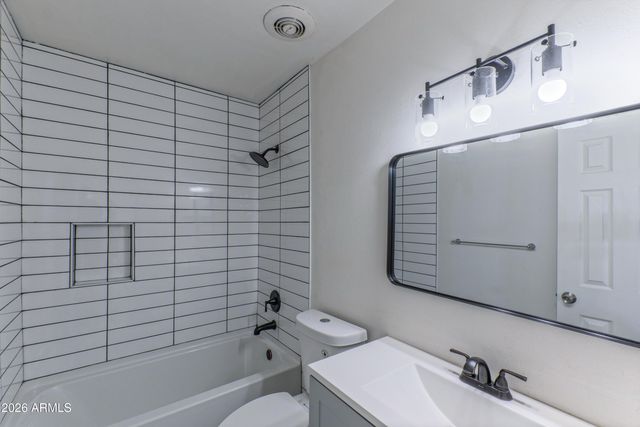 1021 E FAIRMOUNT Avenue, Phoenix, AZ 85014