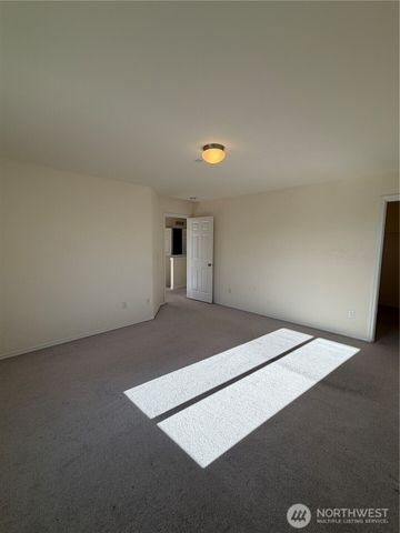 1163 Swan Loop, Dupont, WA 98327