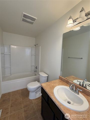 1163 Swan Loop, Dupont, WA 98327