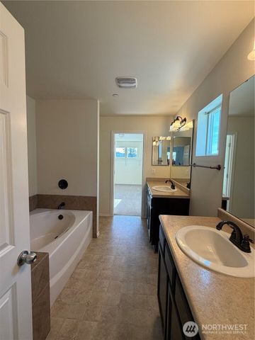 1163 Swan Loop, Dupont, WA 98327