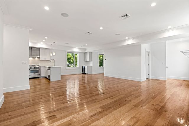 17 Vinton Street PH5, Boston, MA 02127