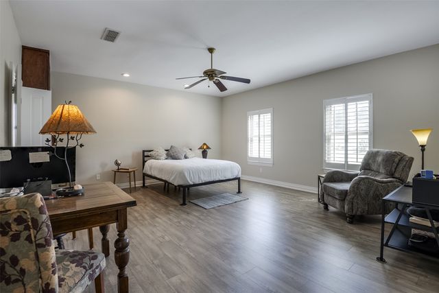 433 Stone Mountain Court, Cresson, TX 76035