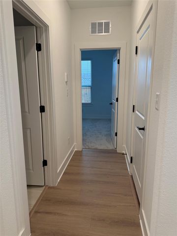 221 Groveland DR, Liberty Hill, TX 78642