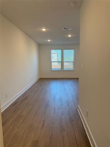 221 Groveland DR, Liberty Hill, TX 78642
