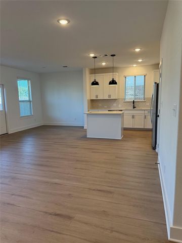 221 Groveland DR, Liberty Hill, TX 78642