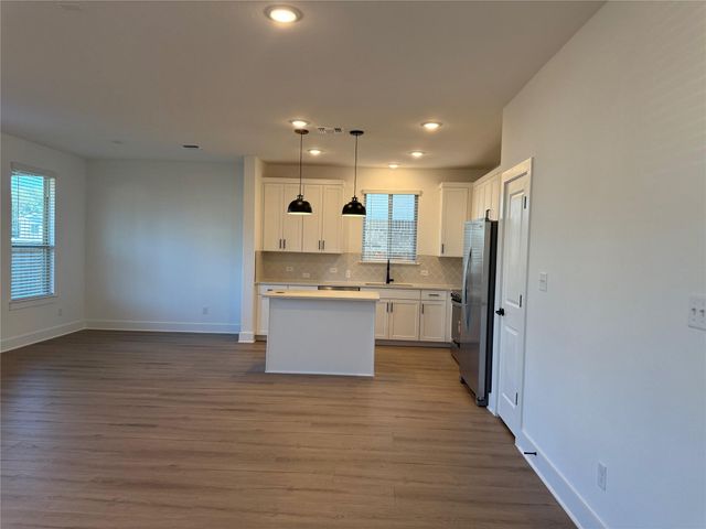 221 Groveland DR, Liberty Hill, TX 78642