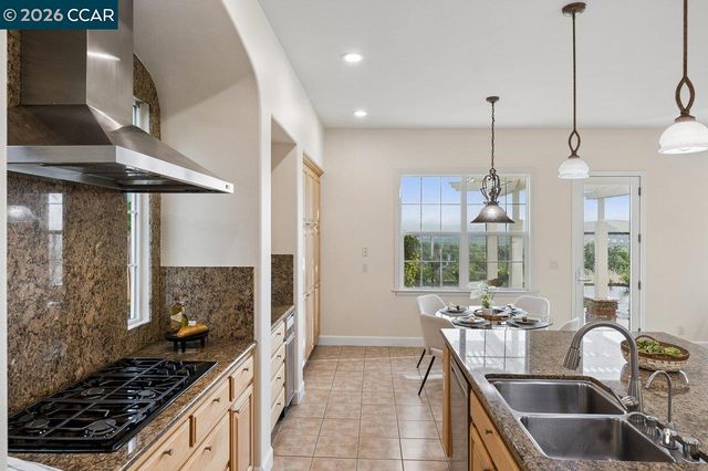 2048 Feathermint Dr, San Ramon, CA 94582