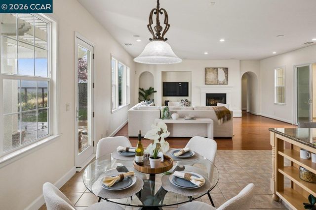 2048 Feathermint Dr, San Ramon, CA 94582