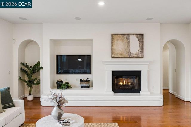 2048 Feathermint Dr, San Ramon, CA 94582