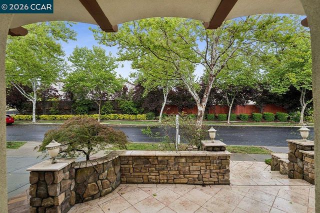 2048 Feathermint Dr, San Ramon, CA 94582