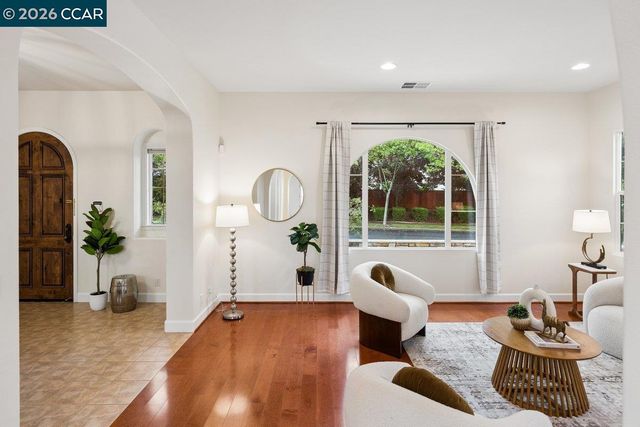 2048 Feathermint Dr, San Ramon, CA 94582