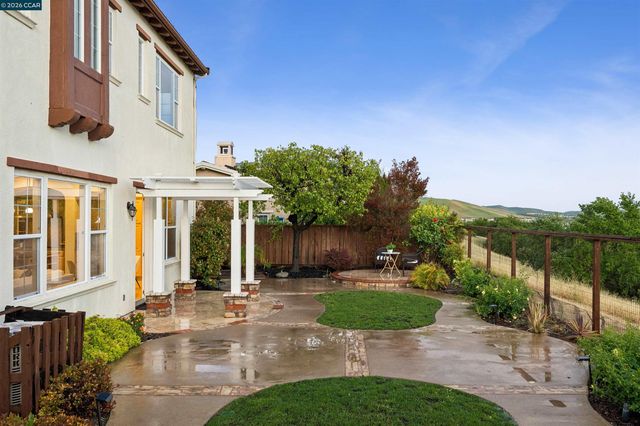 2048 Feathermint Dr, San Ramon, CA 94582