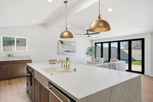 2866 Larkin Place, San Diego, CA 92123