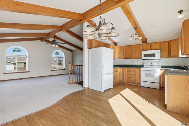 8513 STABLES DR, Piedmont, SD 57769