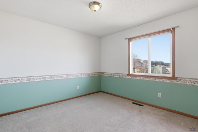 8513 STABLES DR, Piedmont, SD 57769