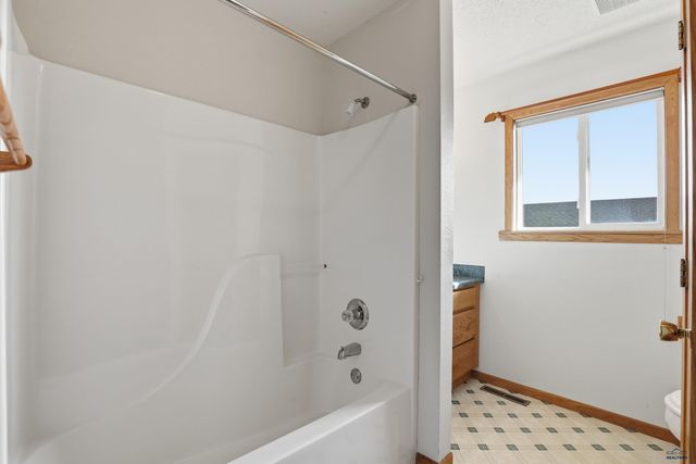 8513 STABLES DR, Piedmont, SD 57769