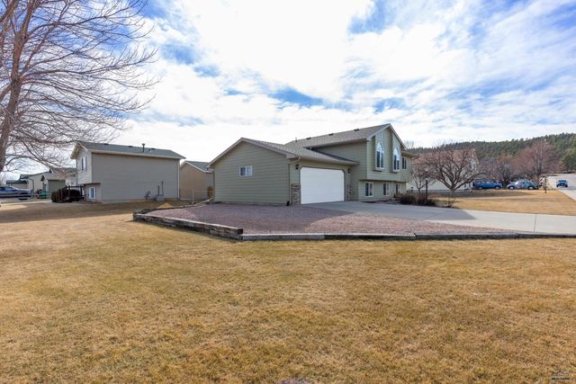 8513 STABLES DR, Piedmont, SD 57769