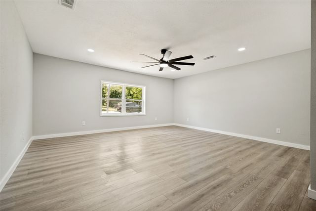 3027 Morgan Drive, Dallas, TX 75241