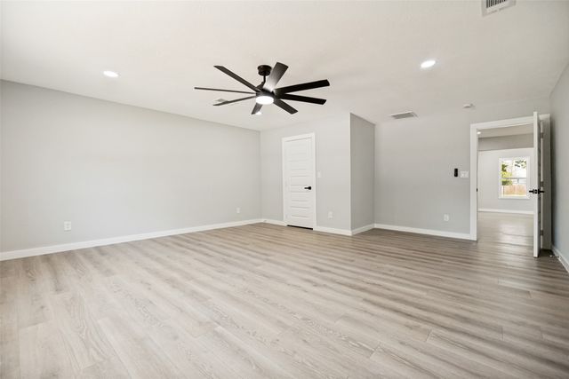 3027 Morgan Drive, Dallas, TX 75241