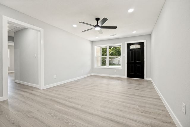 3027 Morgan Drive, Dallas, TX 75241