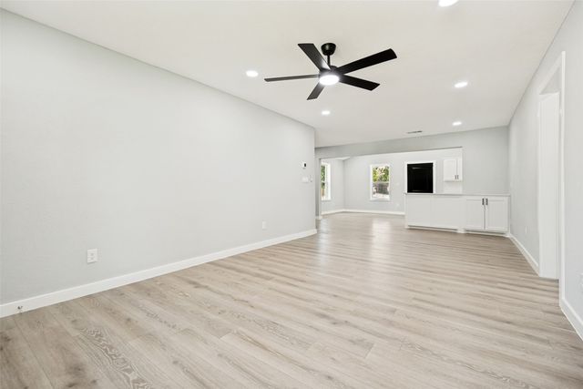 3027 Morgan Drive, Dallas, TX 75241