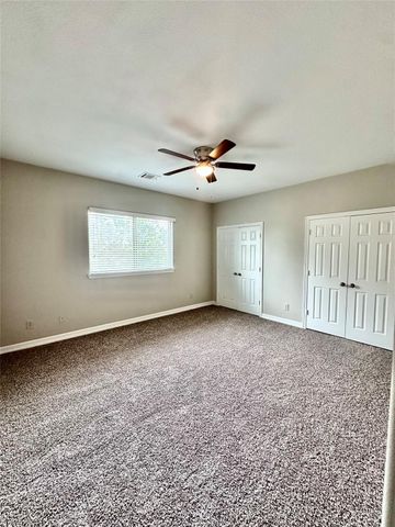 295 Woodland Hills Drive B, Conroe, TX 77303