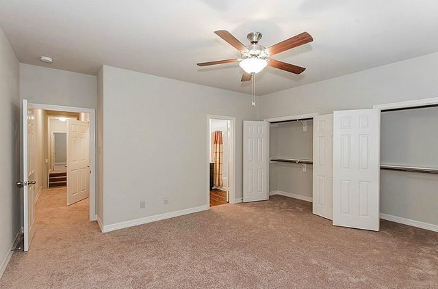 295 Woodland Hills Drive B, Conroe, TX 77303