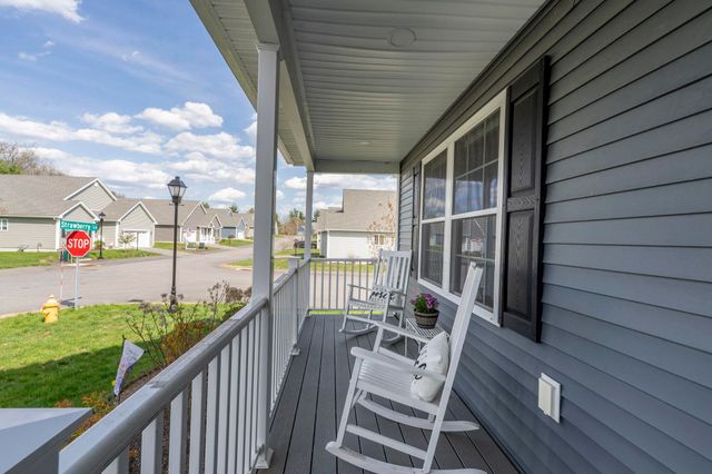 2 Strawberry Lane, Hooksett, NH 03106